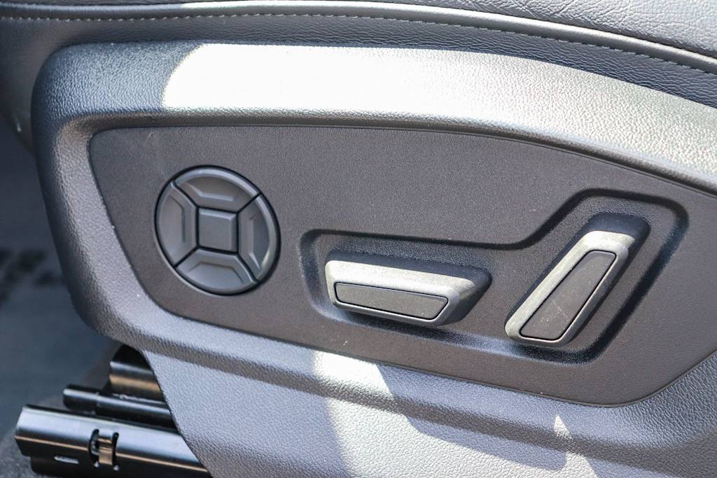 Thumbnail: 2023 Audi Q7 - 25