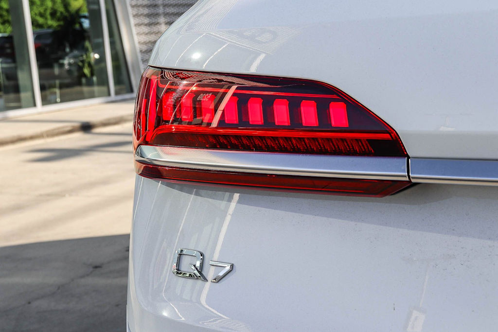 Thumbnail: 2023 Audi Q7 - 5
