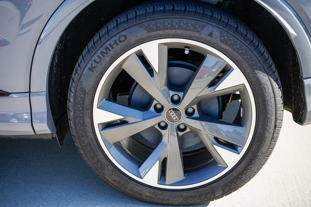 Thumbnail: 2023 Audi Q4 e-tron - 6