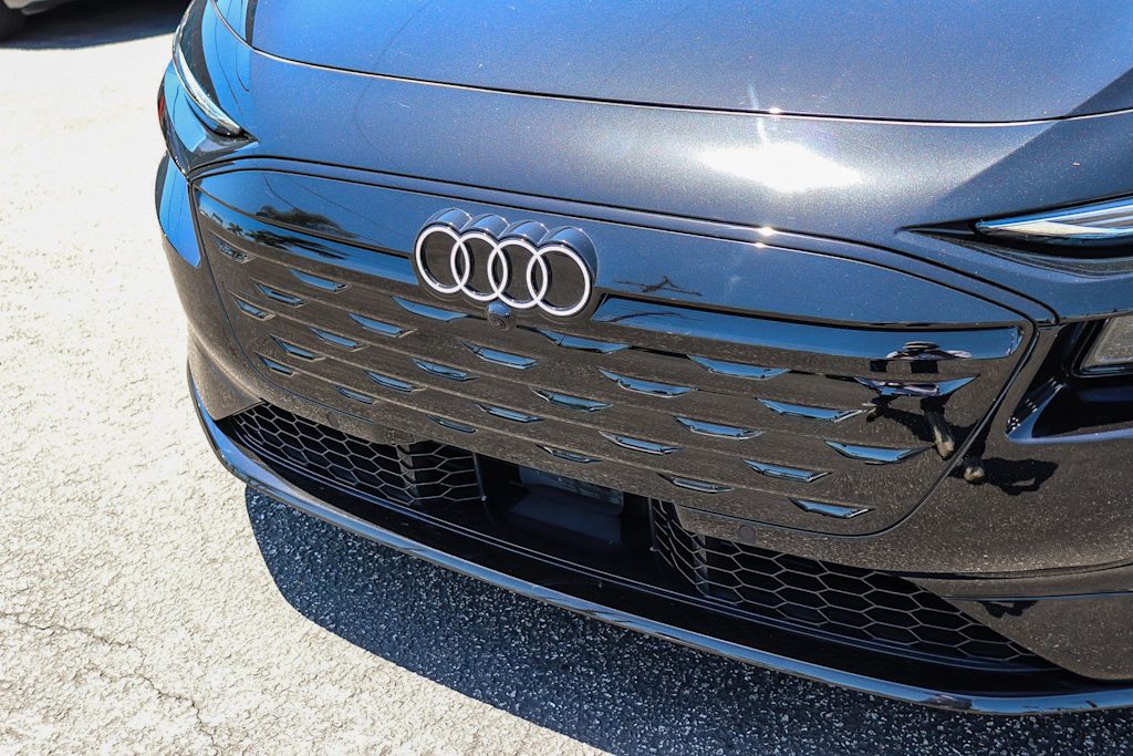 Thumbnail: 2025 Audi e-tron - 18