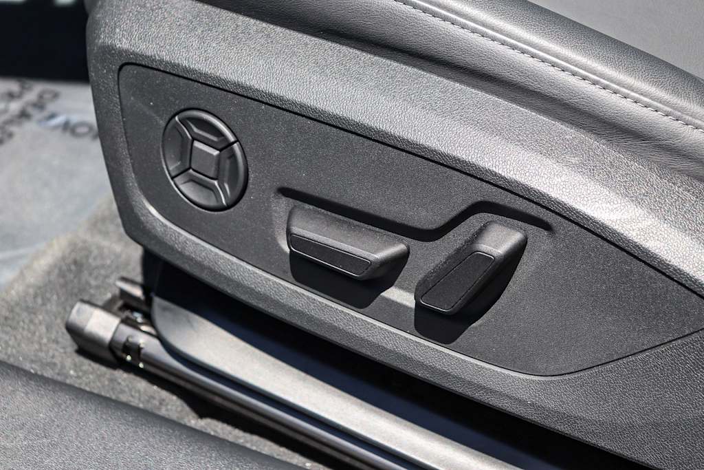 Thumbnail: 2025 Audi e-tron - 23