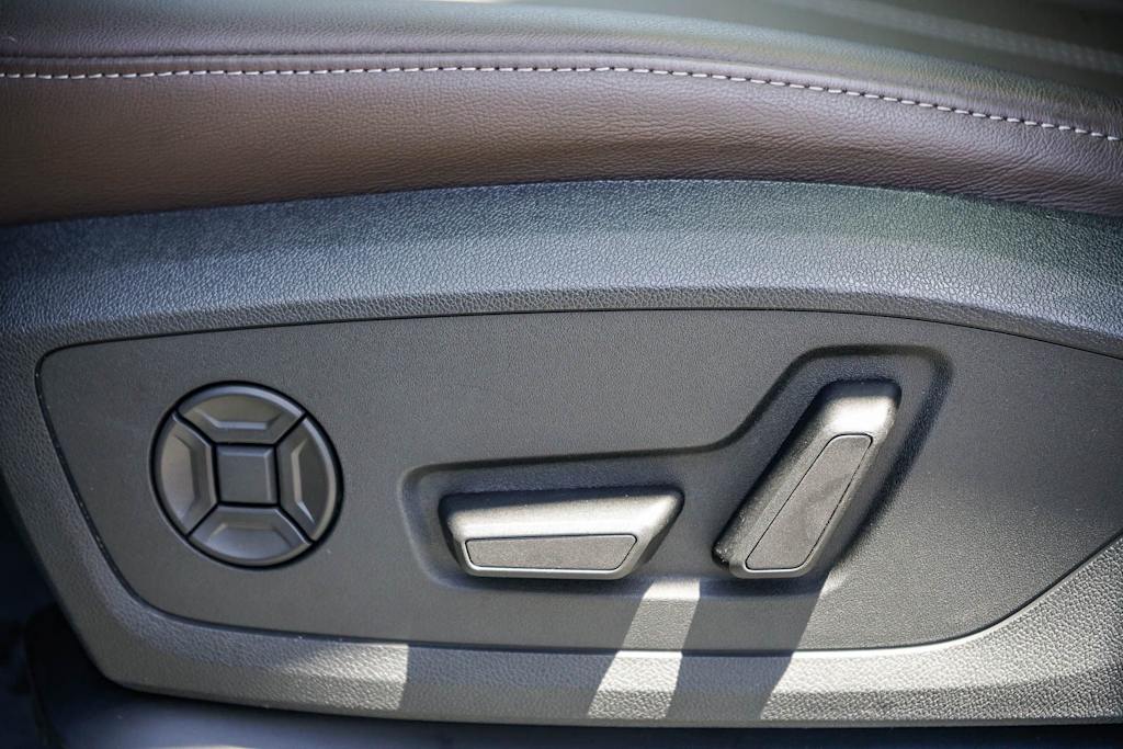 Thumbnail: 2025 Audi e-tron - 23