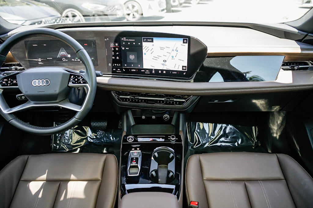 Thumbnail: 2025 Audi e-tron - 2