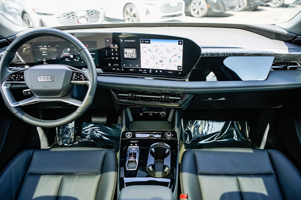 Thumbnail: 2025 Audi e-tron - 2