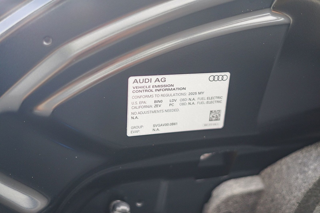 Thumbnail: 2025 Audi e-tron - 14