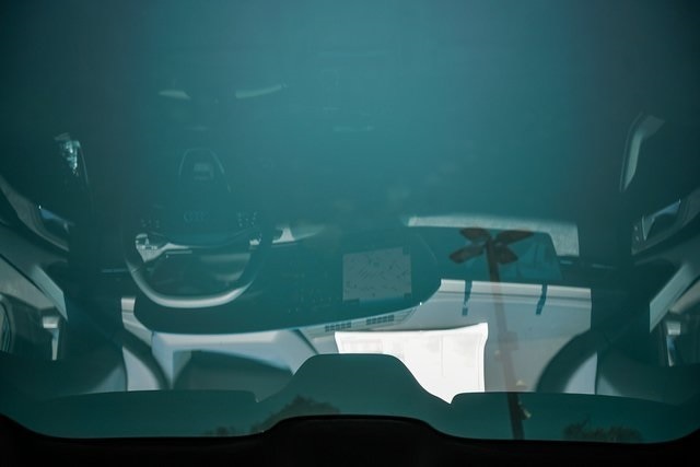 Thumbnail: 2025 Audi e-tron S - 21