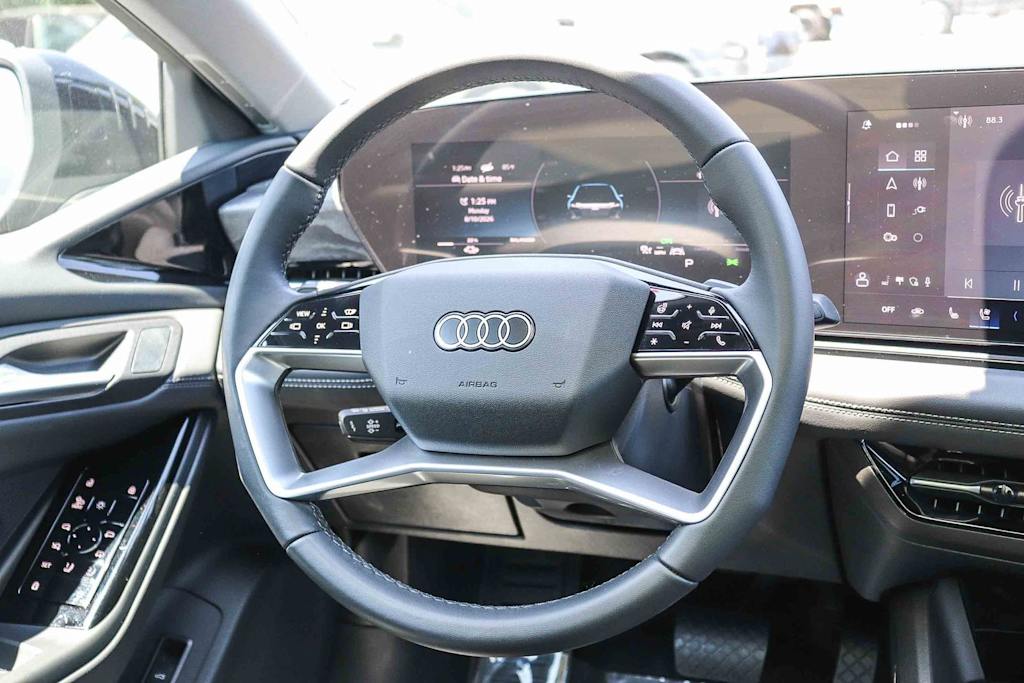Thumbnail: 2025 Audi e-tron - 8
