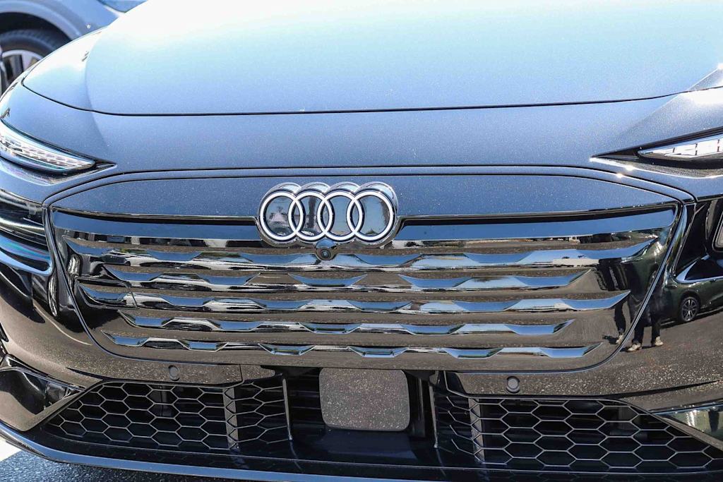Thumbnail: 2025 Audi e-tron - 7