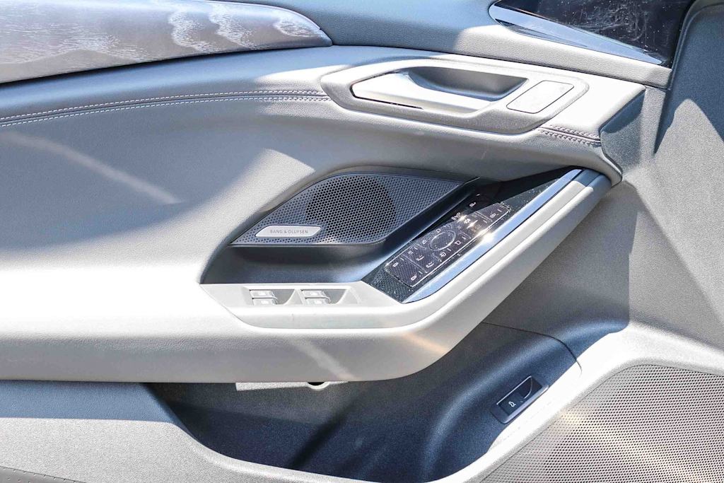 Thumbnail: 2025 Audi e-tron - 24