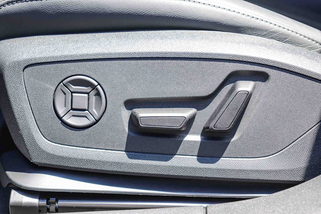 Thumbnail: 2025 Audi e-tron - 23