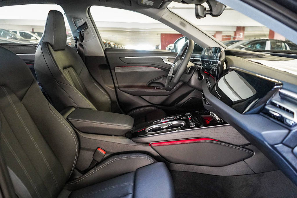 Thumbnail: 2026 Audi A6 - 10
