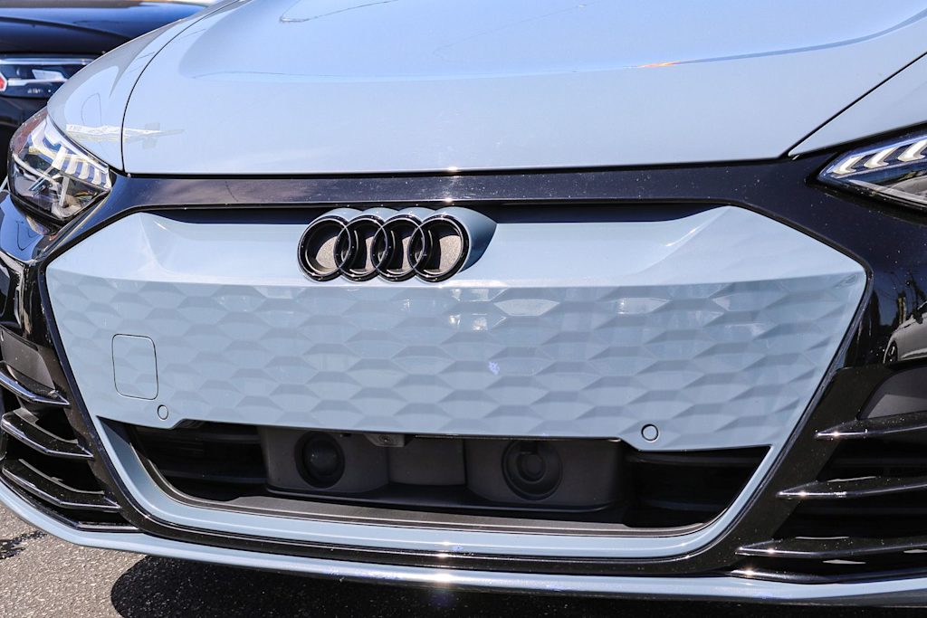 Thumbnail: 2023 Audi e-tron GT - 6