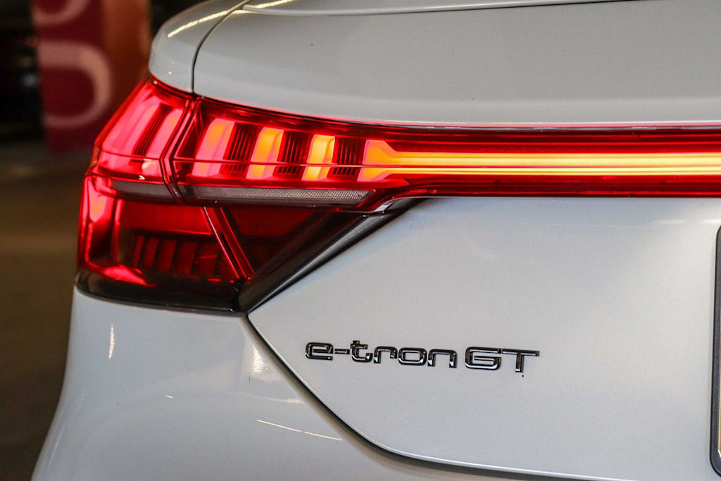 Thumbnail: 2023 Audi e-tron GT - 13