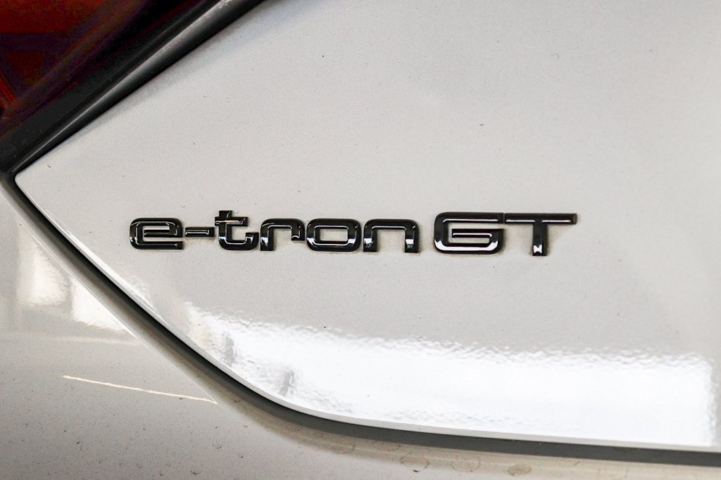 Thumbnail: 2023 Audi e-tron GT - 5
