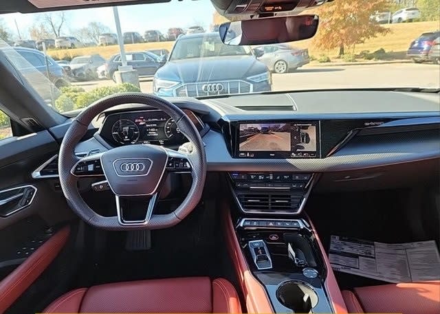 Thumbnail: 2024 Audi e-tron GT - 2