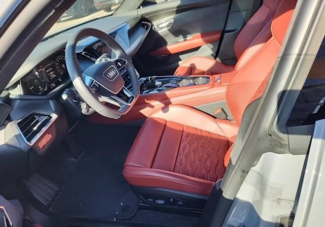 Thumbnail: 2024 Audi e-tron GT - 5