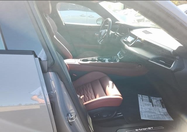 Thumbnail: 2024 Audi e-tron GT - 6