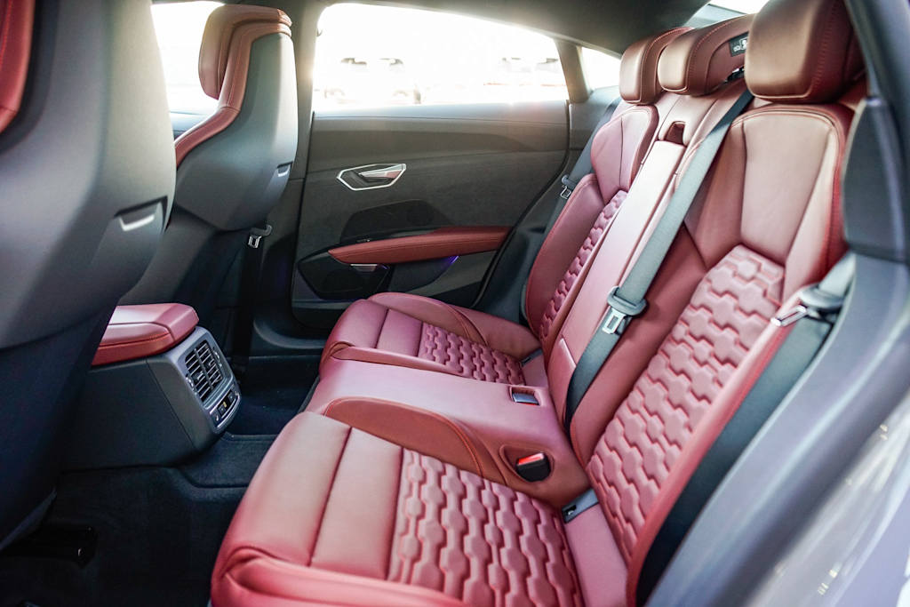 Thumbnail: 2024 Audi e-tron GT - 10