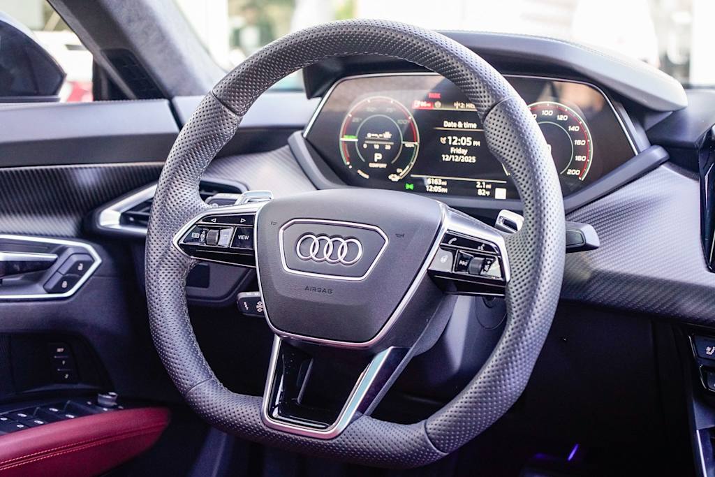 Thumbnail: 2024 Audi e-tron GT - 7