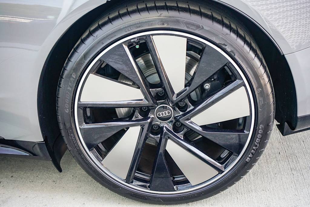 Thumbnail: 2024 Audi e-tron GT - 6