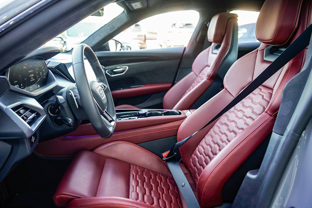 Thumbnail: 2024 Audi e-tron GT - 9