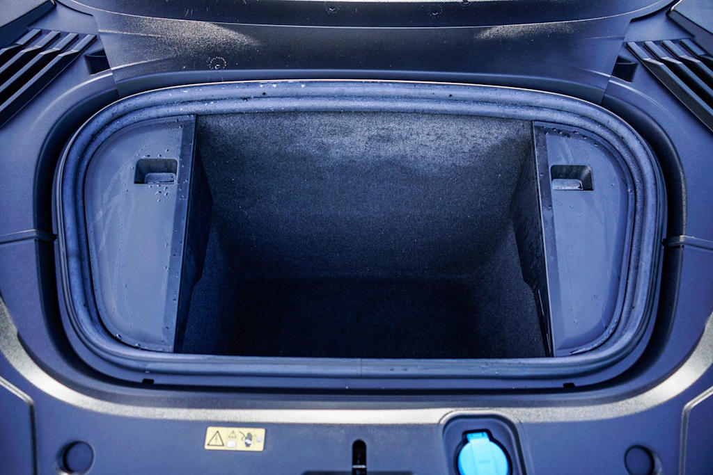 Thumbnail: 2022 Audi e-tron GT - 26