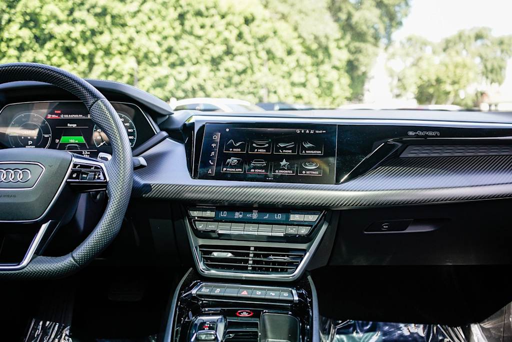 Thumbnail: 2022 Audi e-tron GT - 6