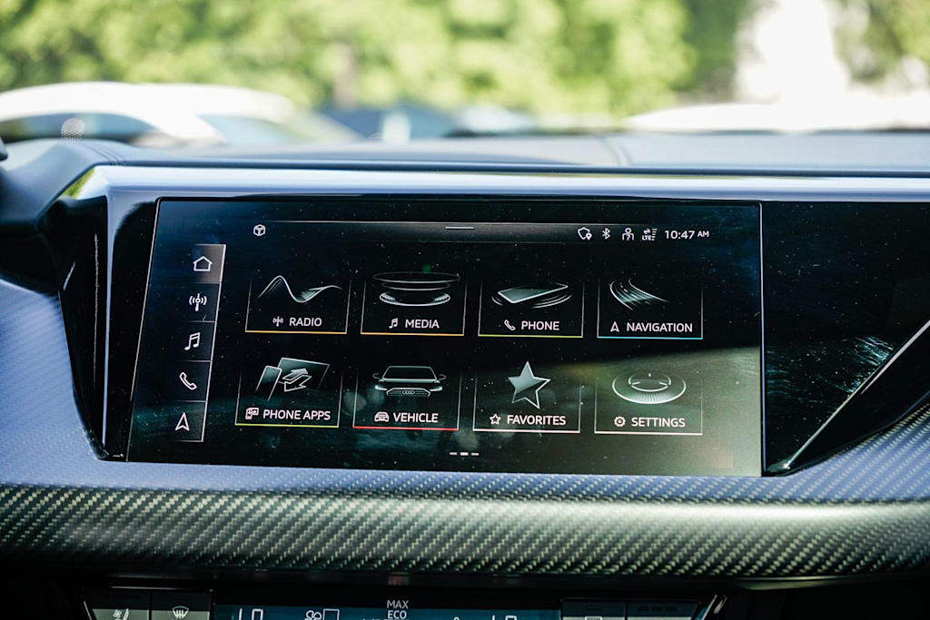 Thumbnail: 2022 Audi e-tron GT - 11