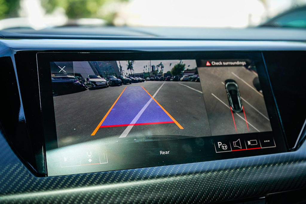 Thumbnail: 2022 Audi e-tron GT - 23