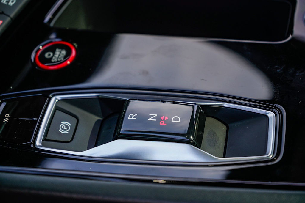 Thumbnail: 2022 Audi e-tron GT - 12