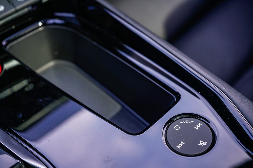 Thumbnail: 2022 Audi e-tron GT - 22