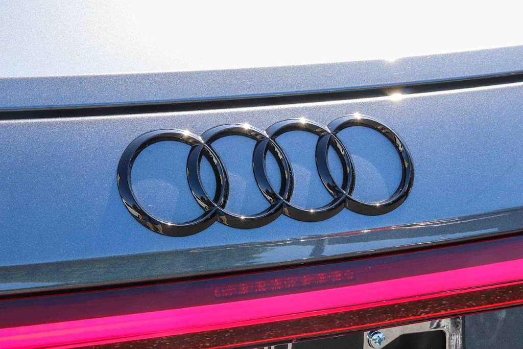 Thumbnail: 2023 Audi e-tron GT - 22