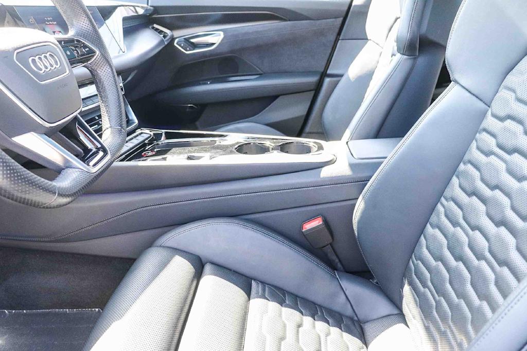 Thumbnail: 2023 Audi e-tron GT - 9