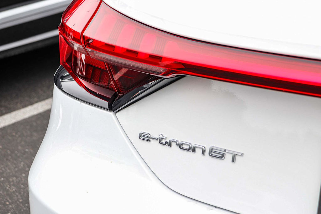 Thumbnail: 2024 Audi e-tron GT - 12