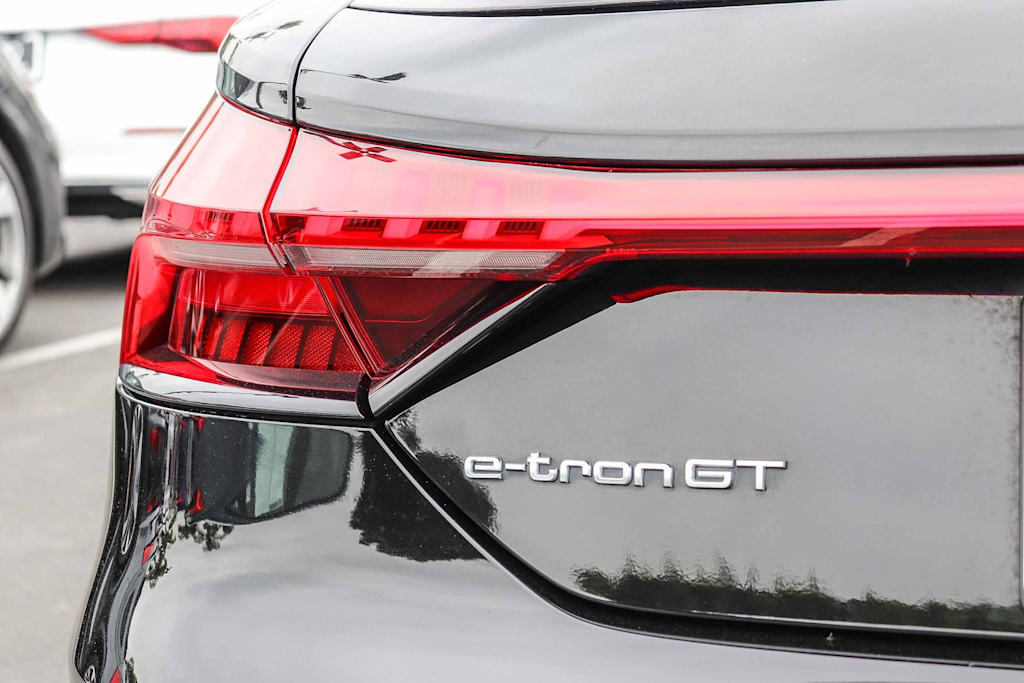 Thumbnail: 2023 Audi e-tron GT - 20
