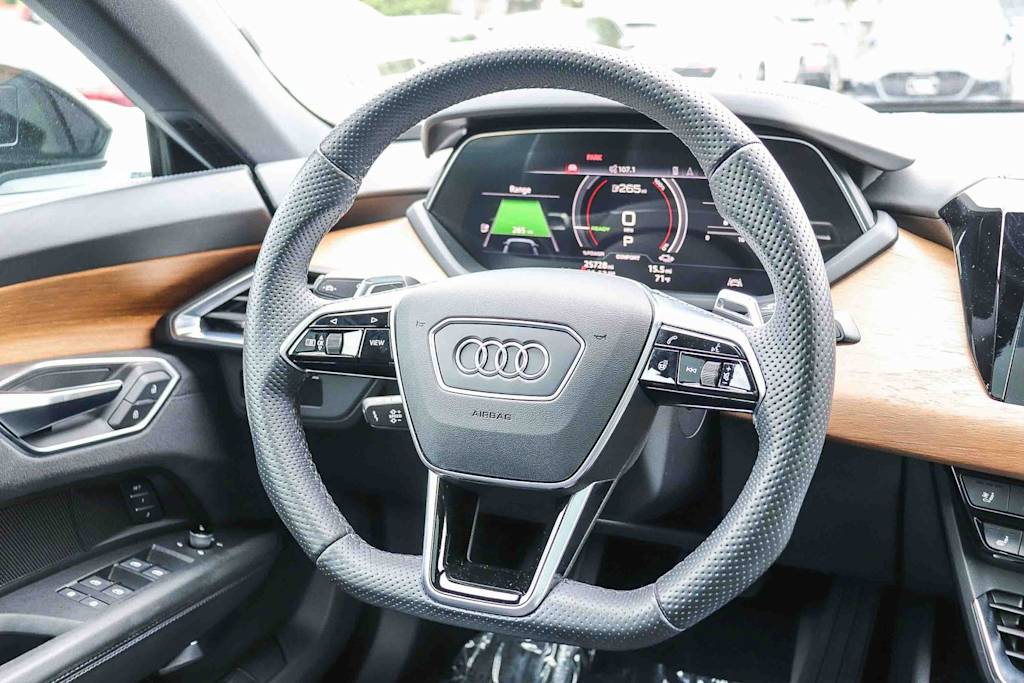 Thumbnail: 2023 Audi e-tron GT - 5