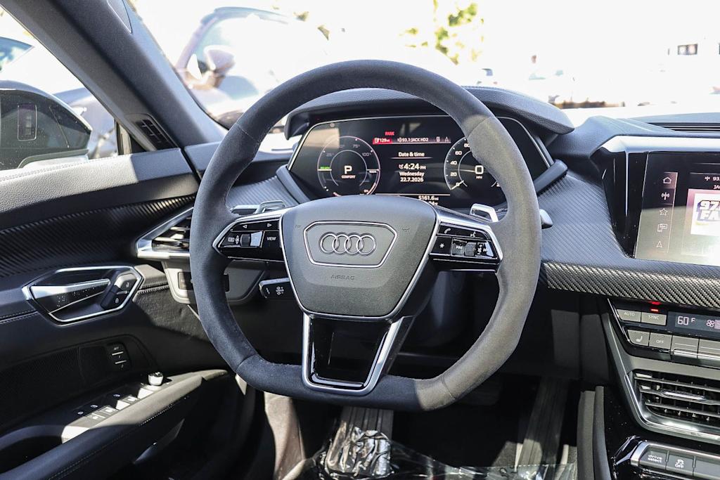 Thumbnail: 2023 Audi e-tron GT - 12