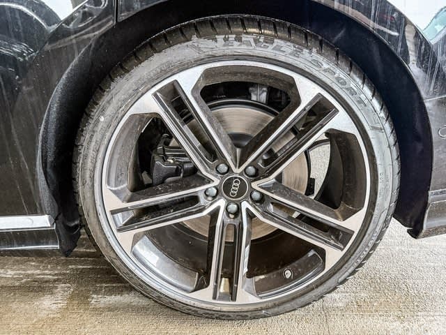 Thumbnail: 2025 Audi A8 - 5