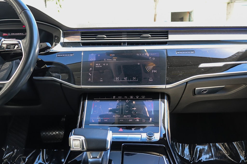 Thumbnail: 2022 Audi A8 - 7