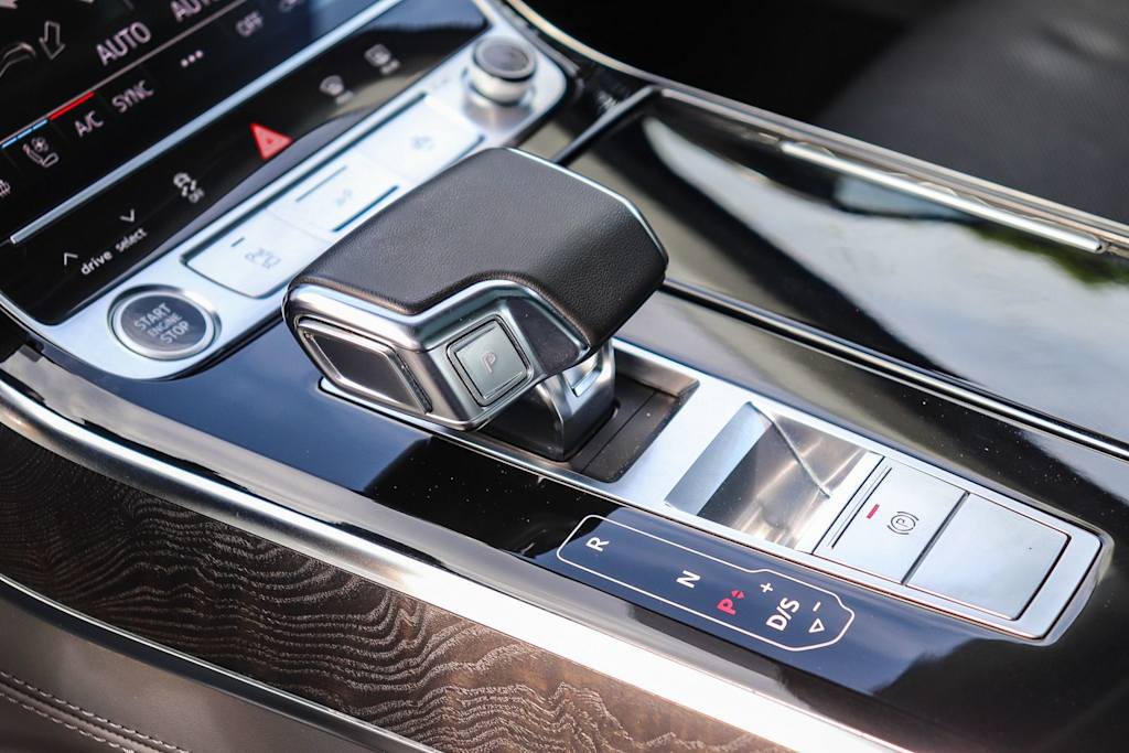 Thumbnail: 2023 Audi A8 - 13