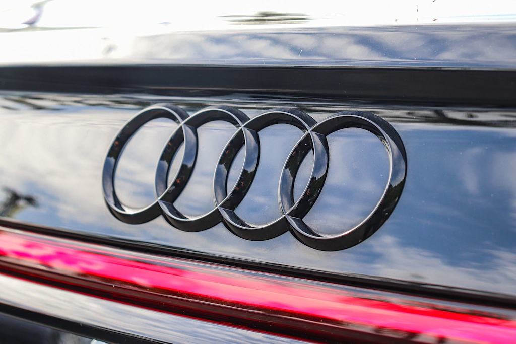Thumbnail: 2023 Audi A8 - 25
