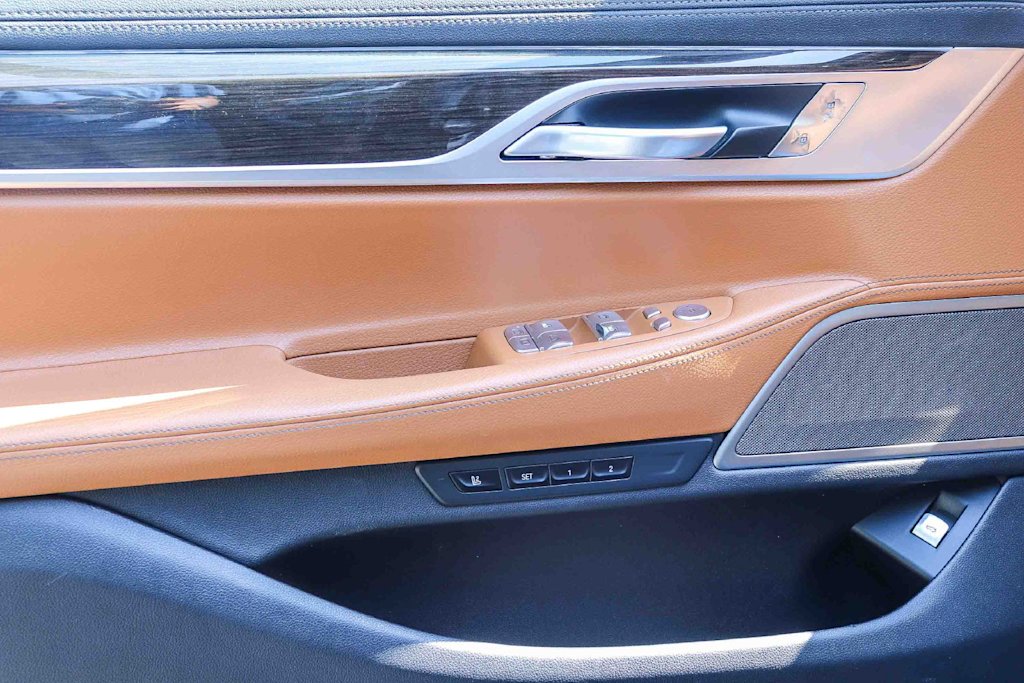 Thumbnail: 2020 BMW 7 Series - 26