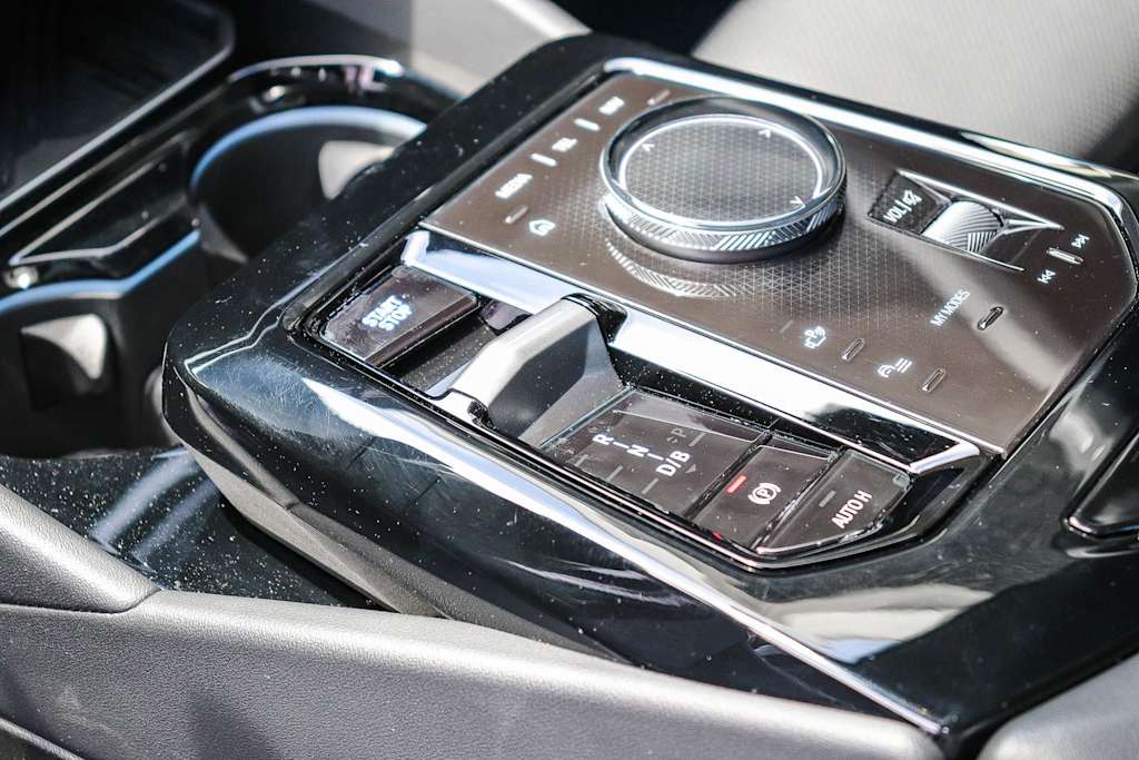 Thumbnail: 2024 BMW i5 - 14