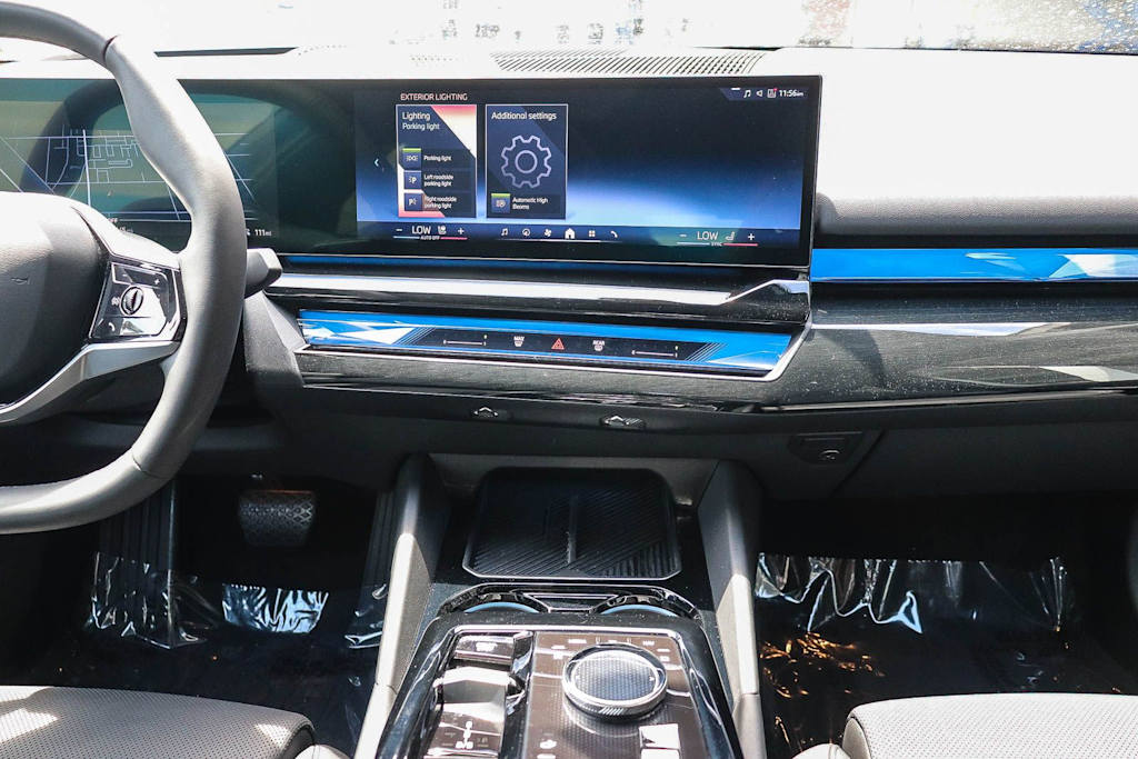 Thumbnail: 2024 BMW i5 - 8