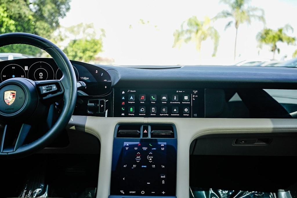 Thumbnail: 2023 Porsche Taycan - 2