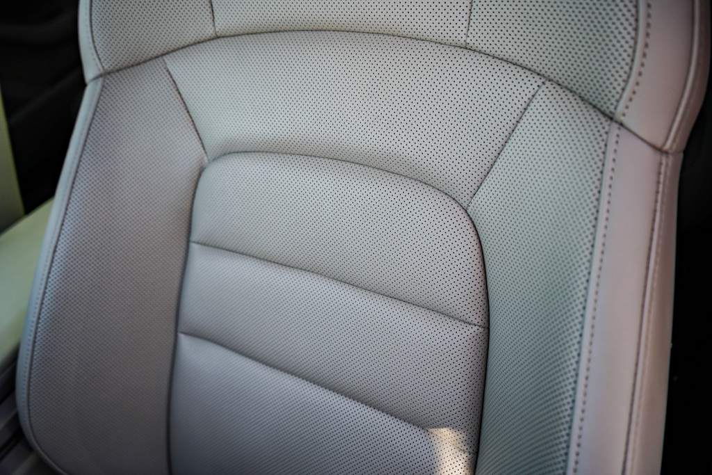 Thumbnail: 2023 Porsche Taycan - 26