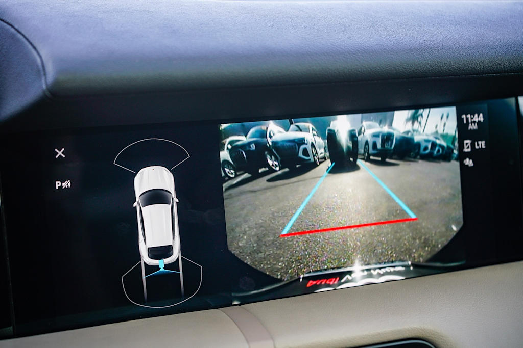 Thumbnail: 2023 Porsche Taycan - 25