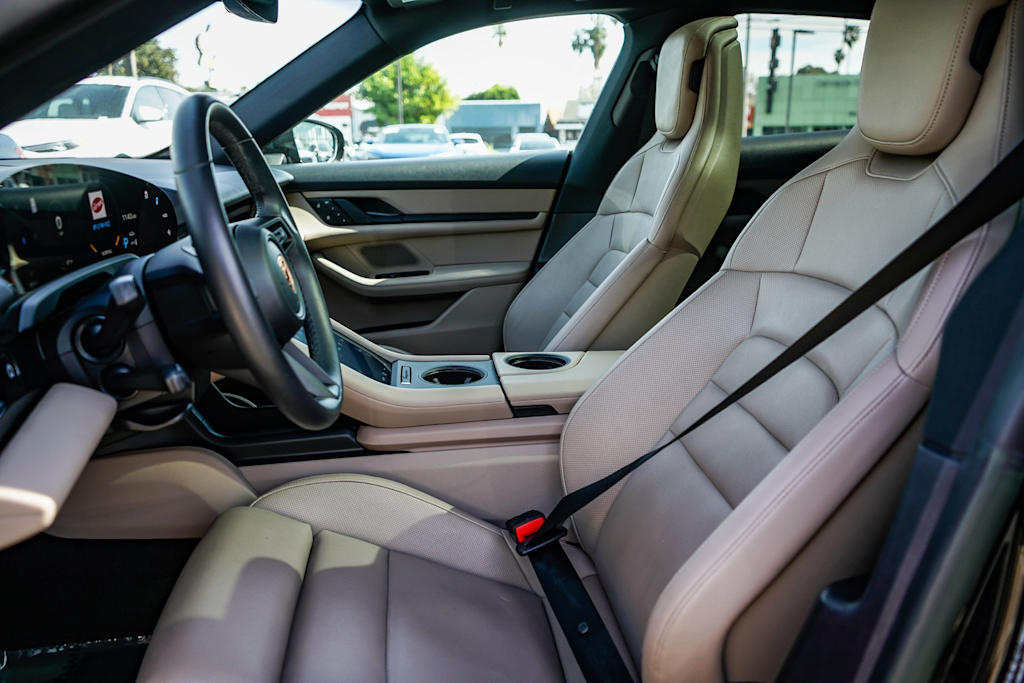 Thumbnail: 2023 Porsche Taycan - 7