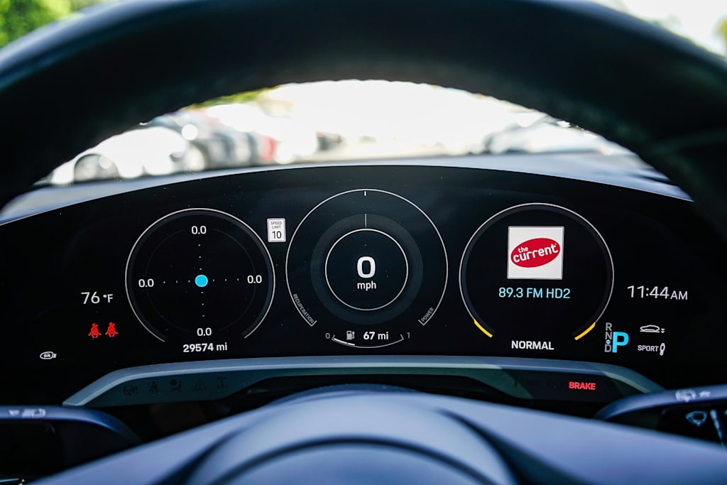 Thumbnail: 2023 Porsche Taycan - 10