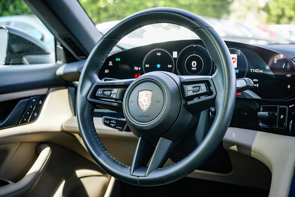 Thumbnail: 2023 Porsche Taycan - 5